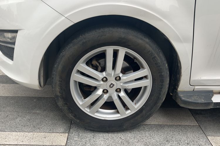 Used Jinbei Zhishang S30 2013 1.5L Manual Elite Edition Left Front Wheel Hub