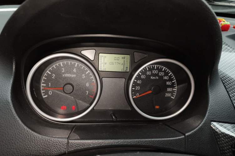 Used Jinbei Zhishang S30 2013 1.5L Manual Fashion Edition Odometer Close Up