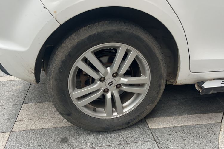Used Jinbei Zhishang S30 2013 1.5L Manual Elite Edition Right Rear Wheel Hub