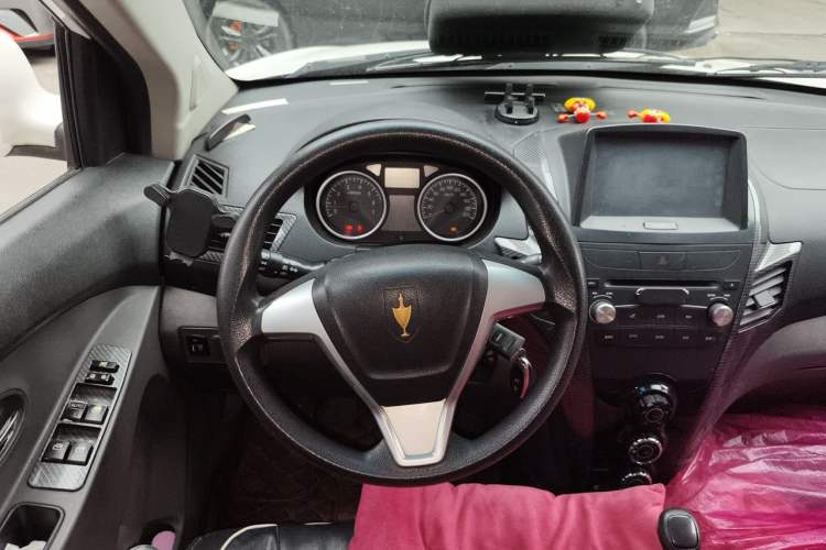 Used Jinbei Zhishang S30 2013 1.5L Manual Fashion Edition Steering Wheel