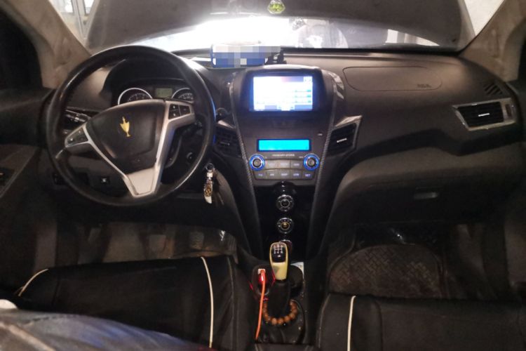Used Jinbei Zhishang S30 2014 1.5L Manual Elite Model Center Console