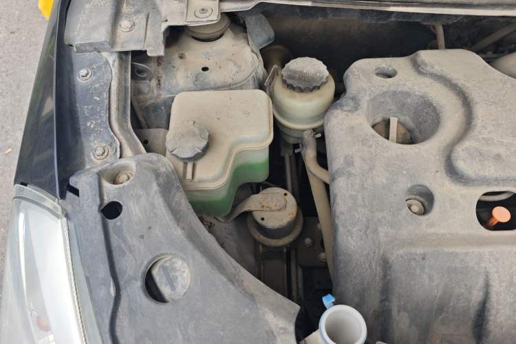 Used Jinbei Zhishang S30 2014 1.5L Manual Elite Model Engine Bay Right