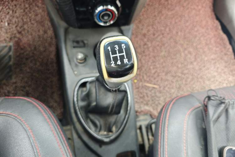Used Jinbei Zhishang S30 2014 1.5L Manual Elite Model Gear Lever