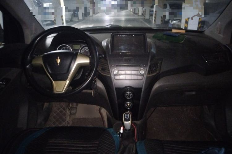 Used Jinbei Zhishang S30 2014 1.5L Manual Luxury Model Center Console
