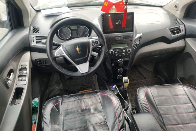 Used Jinbei Zhishang S30 2014 1.5L Manual Elite Model Center Console