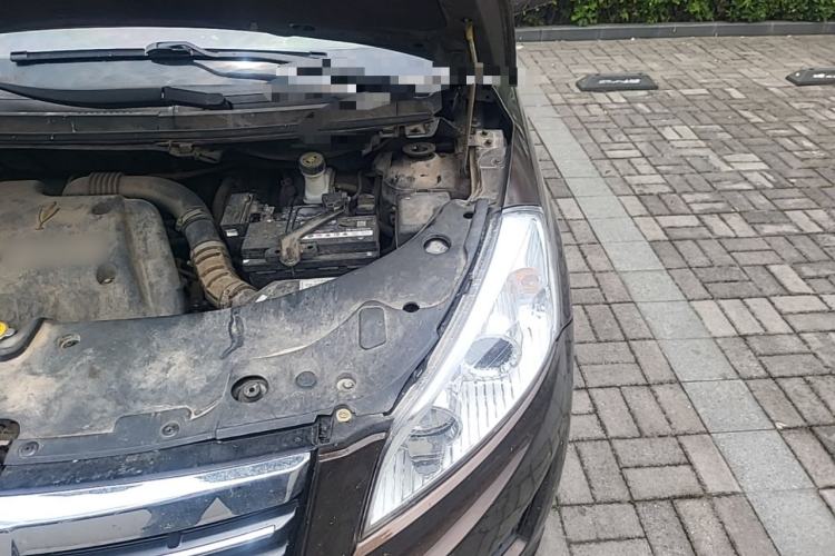 Used Jinbei Zhishang S30 2014 1.5L Manual Luxury Model Engine Bay Left