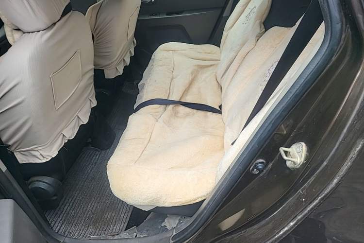 Used Jinbei Zhishang S30 2014 1.5L Manual Luxury Model Left Rear Seat
