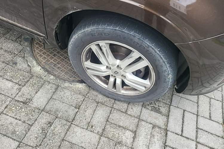 Used Jinbei Zhishang S30 2014 1.5L Manual Luxury Model Right Front Wheel Hub