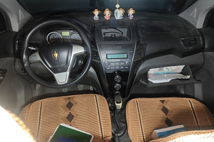 Used Jinbei Zhishang S30 2014 1.5L Manual Luxury Model Center Console