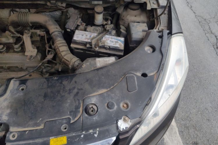 Used Jinbei Zhishang S30 2014 1.5L Manual Luxury Model Engine Bay Left