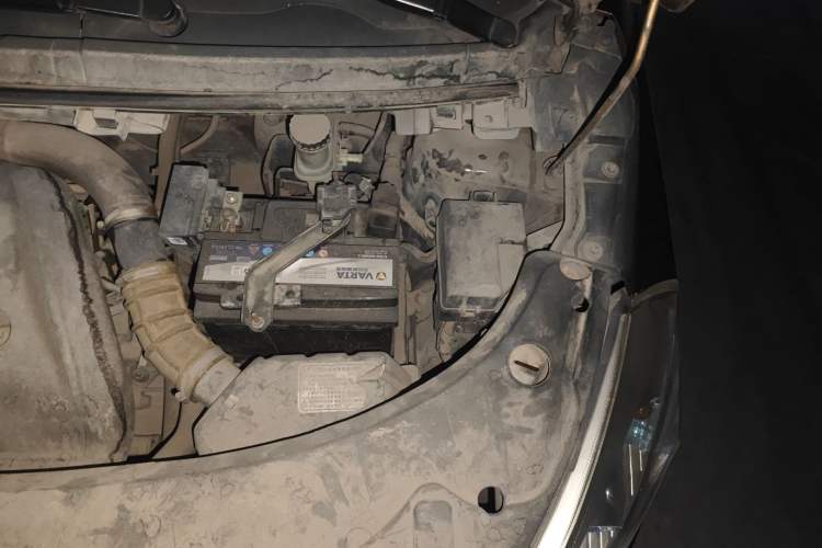 Used Jinbei Zhishang S30 2014 1.5L Manual Luxury Model Engine Bay Left