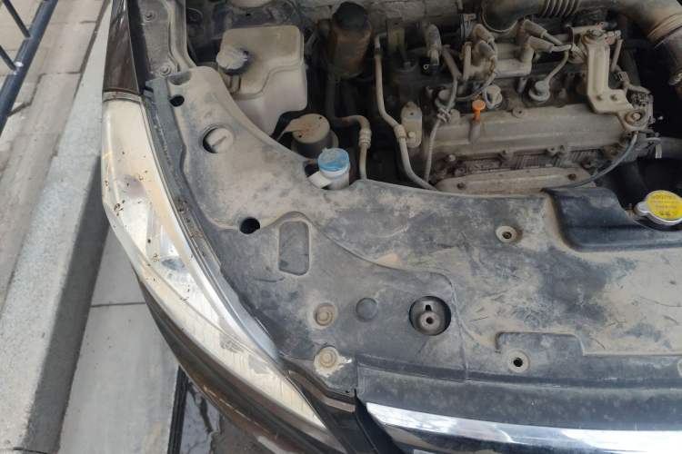 Used Jinbei Zhishang S30 2014 1.5L Manual Luxury Model Engine Bay Right