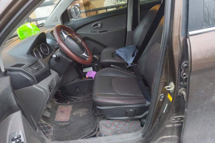 Used Jinbei Zhishang S30 2014 1.5L Manual Luxury Model Left Front Seat