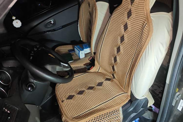 Used Jinbei Zhishang S30 2014 1.5L Manual Luxury Model Left Front Seat