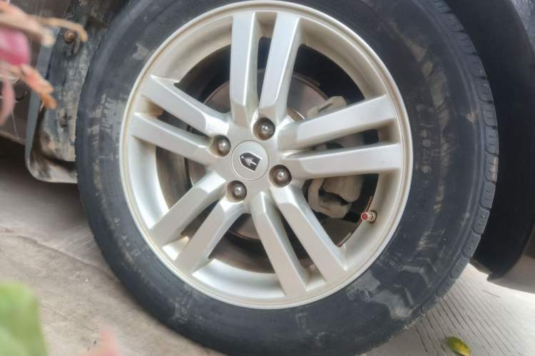 Used Jinbei Zhishang S30 2014 1.5L Manual Elite Model Right Front Wheel Hub