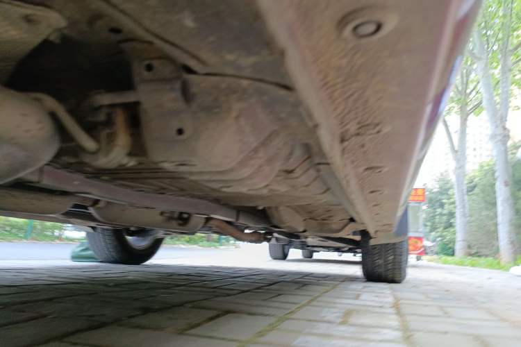 Used Jinbei Zhishang S30 2014 1.5L Manual Comfort Model Chassis Rear Right