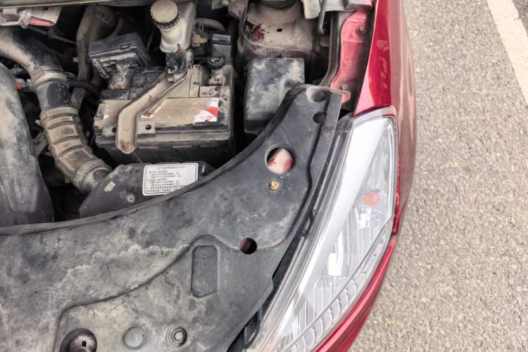 Used Jinbei Zhishang S30 2014 1.5L Manual Elite Model Engine Bay Left
