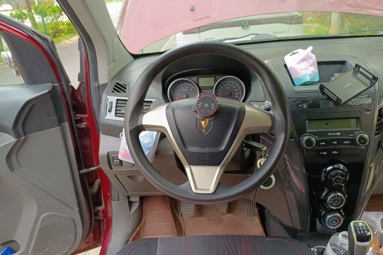 Used Jinbei Zhishang S30 2014 1.5L Manual Comfort Model Steering Wheel