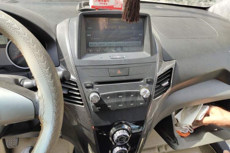 Used Jinbei Zhishang S30 2014 1.5L Manual Luxury Model Audio And AC Panel