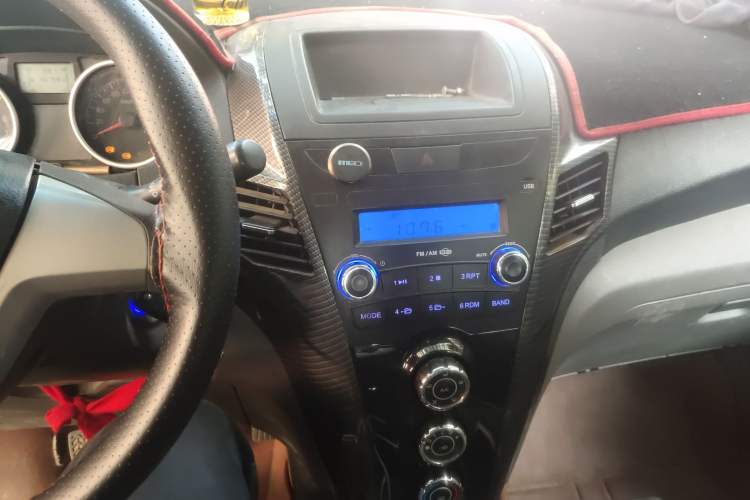 Used Jinbei Zhishang S30 2014 1.5L Manual Luxury Model Audio And AC Panel