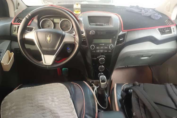 Used Jinbei Zhishang S30 2014 1.5L Manual Luxury Model Center Console