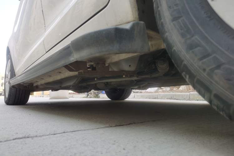 Used Jinbei Zhishang S30 2014 1.5L Manual Comfort Model Chassis Rear Left