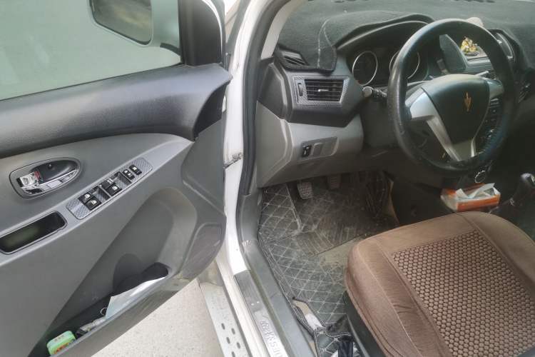 Used Jinbei Zhishang S30 2014 1.5L Manual Comfort Model Driver Seat
