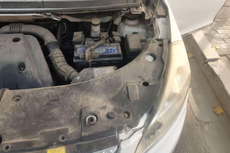 Used Jinbei Zhishang S30 2014 1.5L Manual Luxury Model Engine Bay Left