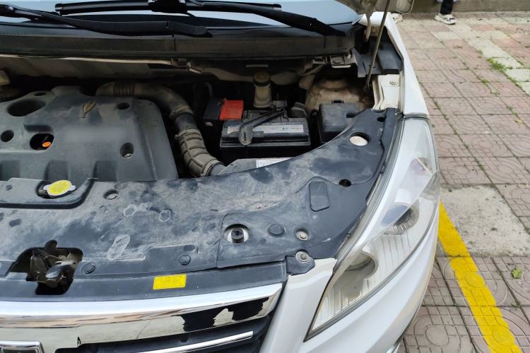 Used Jinbei Zhishang S30 2014 1.5L Manual Elite Model Engine Bay Left