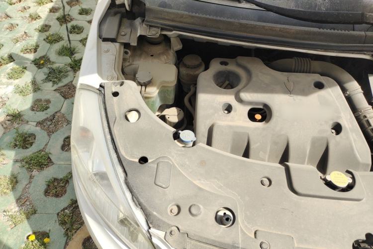 Used Jinbei Zhishang S30 2014 1.5L Manual Luxury Model Engine Bay Right