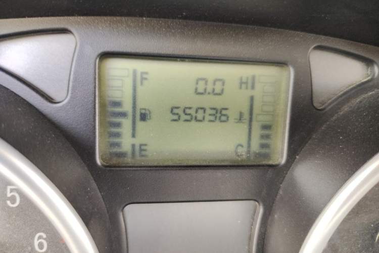 Used Jinbei Zhishang S30 2014 1.5L Manual Luxury Model Odometer Close Up