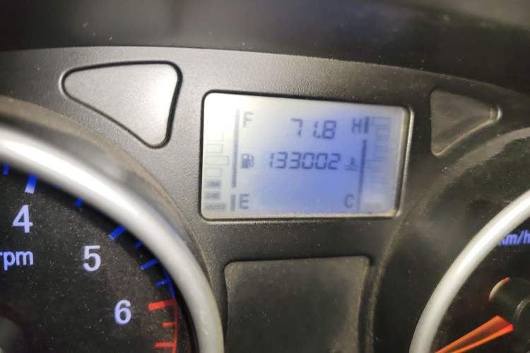 Used Jinbei Zhishang S30 2014 1.5L Manual Elite Model Odometer Close Up