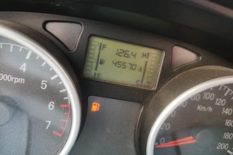 Used Jinbei Zhishang S30 2014 1.5L Manual Comfort Model Odometer Close Up