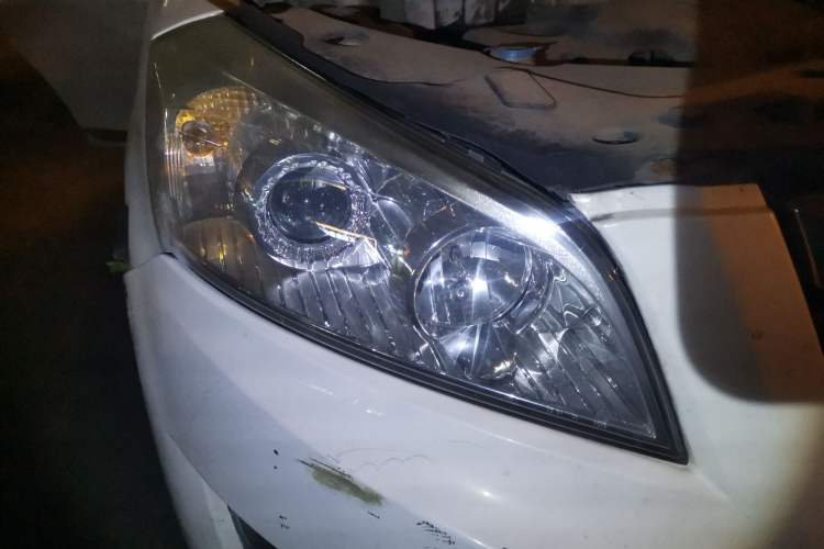 Used Jinbei Zhishang S30 2014 1.5L Manual Comfort Model Right Front Headlight