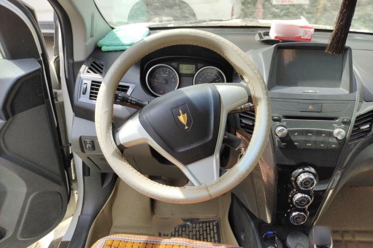 Used Jinbei Zhishang S30 2014 1.5L Manual Luxury Model Steering Wheel