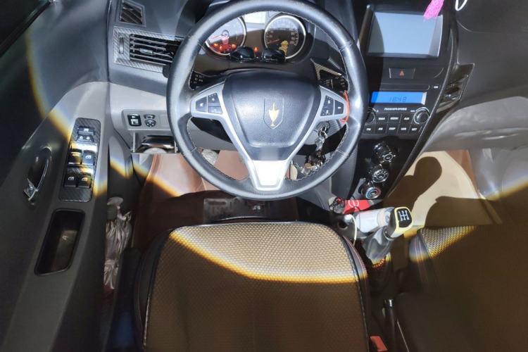 Used Jinbei Zhishang S30 2014 1.5L Manual Elite Model Steering Wheel