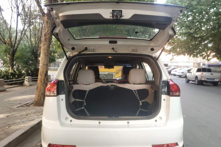 Used Jinbei Zhishang S30 2014 1.5L Manual Luxury Model Trunk