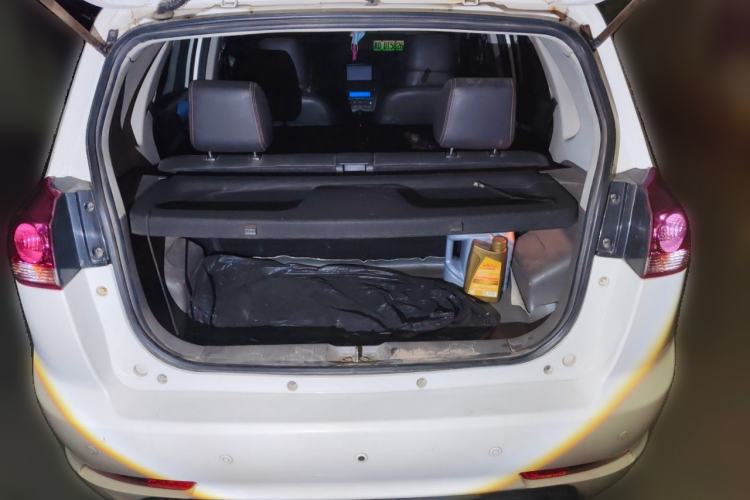 Used Jinbei Zhishang S30 2014 1.5L Manual Elite Model Trunk