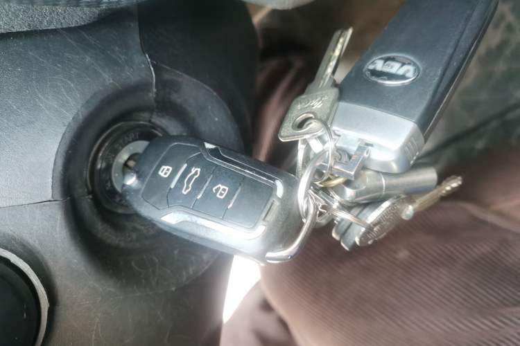Used Jinbei Zhishang S30 2014 1.5L Manual Comfort Model Vehicle Key