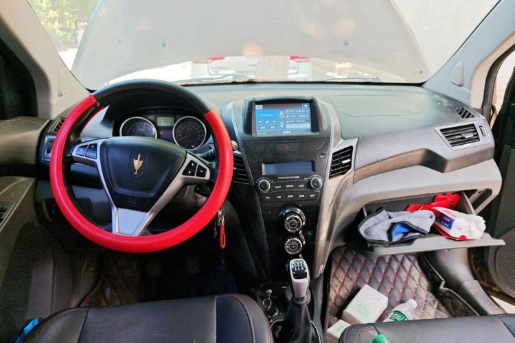 Used Jinbei Zhishang S30 2015 1.5L Manual Elite Model Center Console