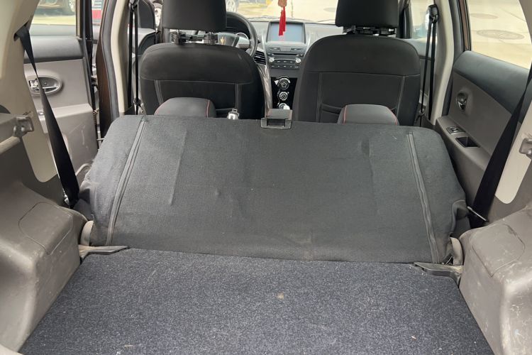 Used Jinbei Zhishang S30 2015 1.5L AMT Comfort Model Interior 14