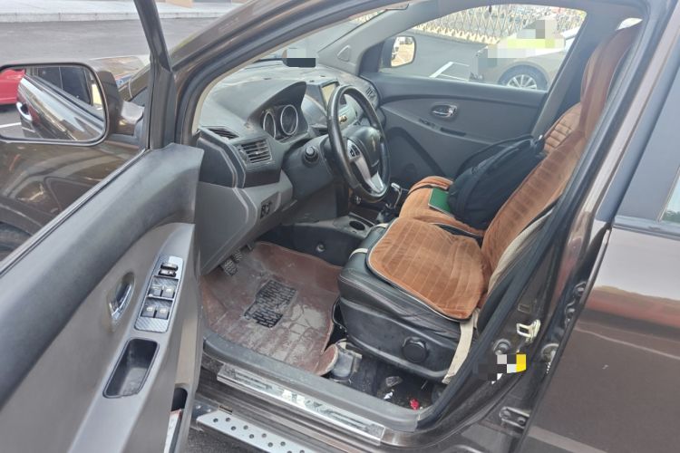 Used Jinbei Zhishang S30 2015 1.5L Manual Elite Model Interior 3