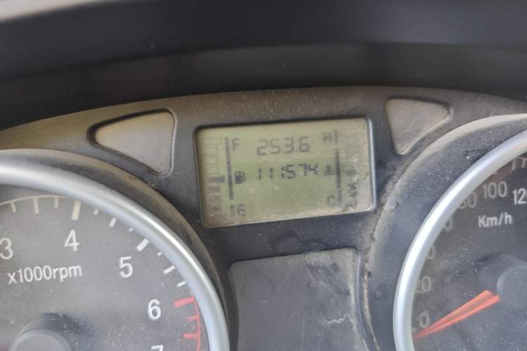 Used Jinbei Zhishang S30 2015 1.5L Manual Elite Model Odometer Close Up