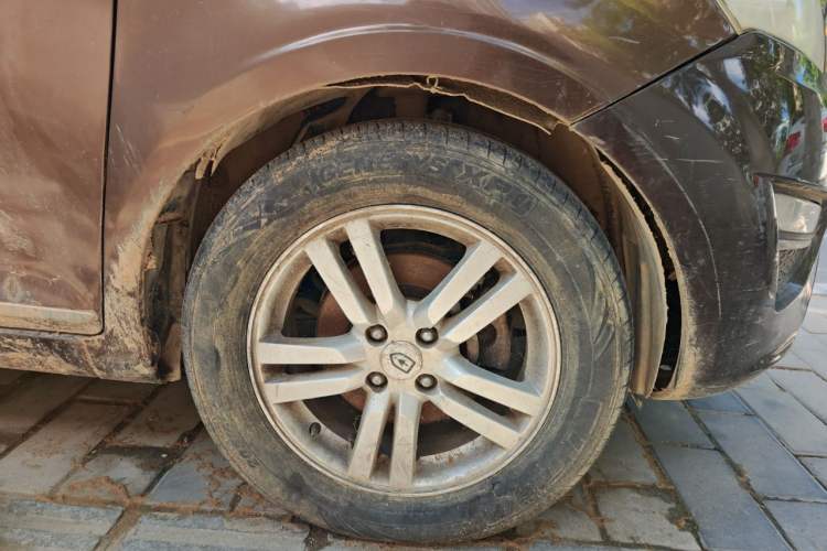 Used Jinbei Zhishang S30 2015 1.5L Manual Elite Model Right Front Wheel Hub
