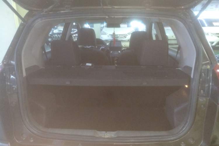 Used Jinbei Zhishang S30 2015 1.5L AMT Comfort Model Trunk
