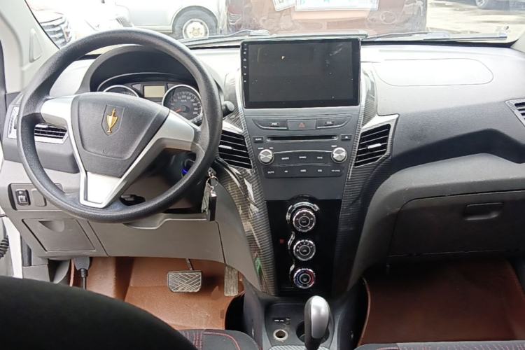Used Jinbei Zhishang S30 2015 1.5L AMT Comfort Model Center Console