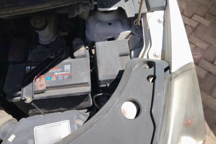 Used Jinbei Zhishang S30 2015 1.5L Manual Comfort Model Engine Bay Left