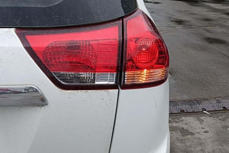 Used Jinbei Zhishang S30 2015 1.5L AMT Comfort Model Exterior 3