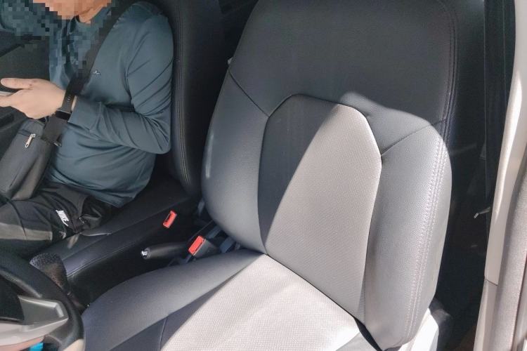 Used Jinbei Zhishang S30 2015 1.5L Manual Comfort Model Left Front Seat