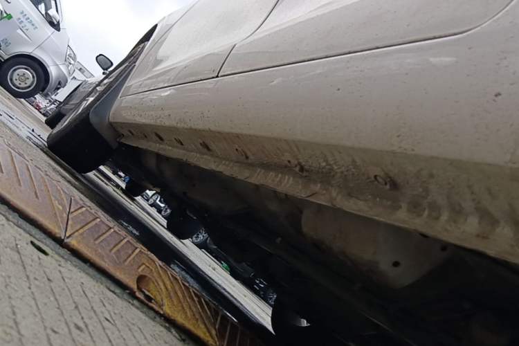 Used Jinbei Zhishang S30 2015 1.5L AMT Comfort Model Left Side Sill